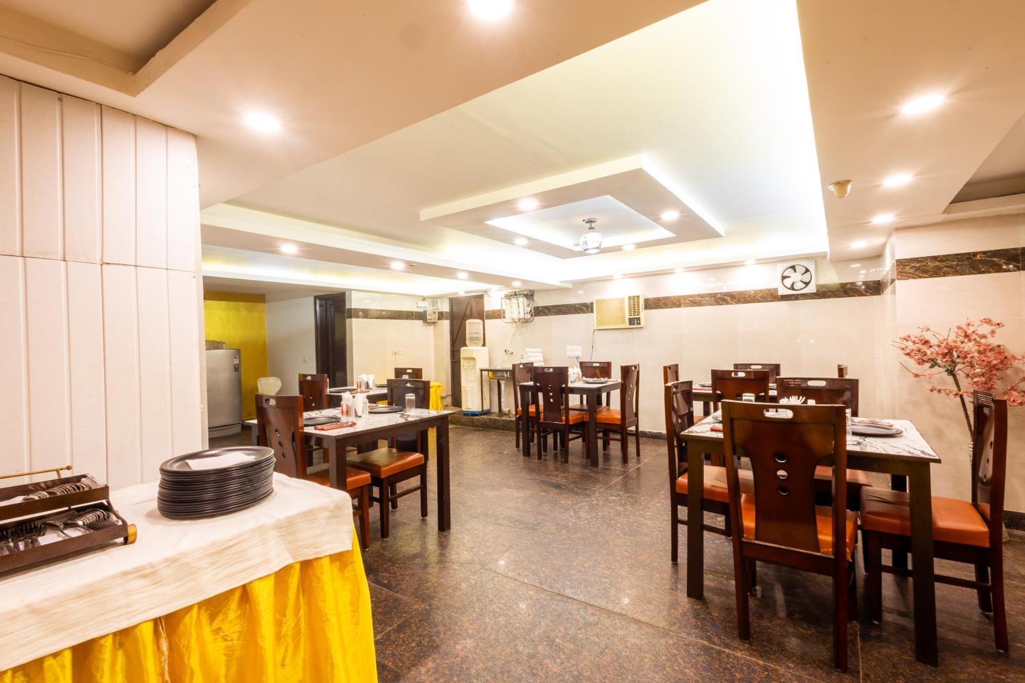Hotel The Gold Inn - Karol Bagh Delhi Zewnętrze zdjęcie