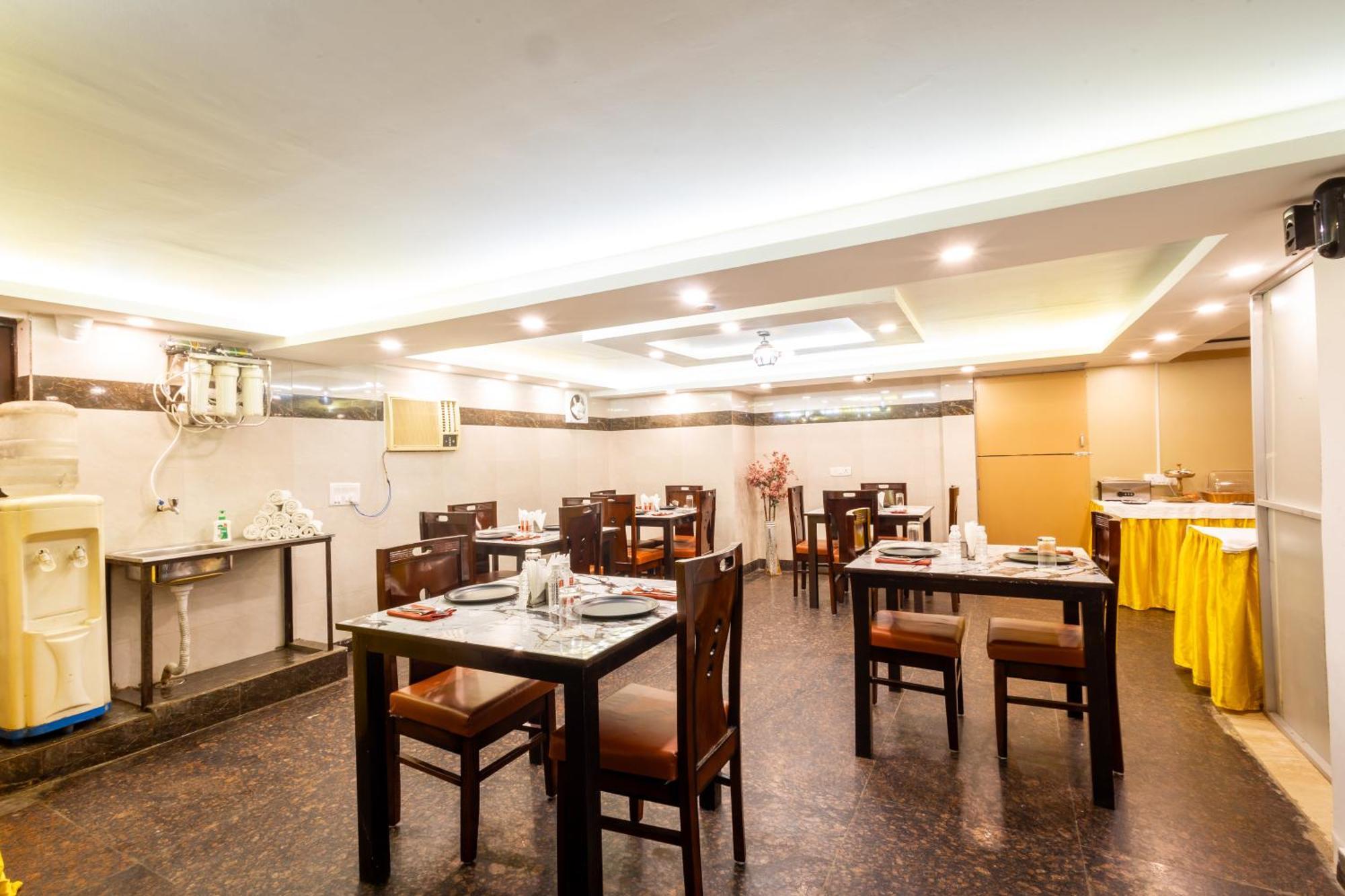 Hotel The Gold Inn - Karol Bagh Delhi Zewnętrze zdjęcie
