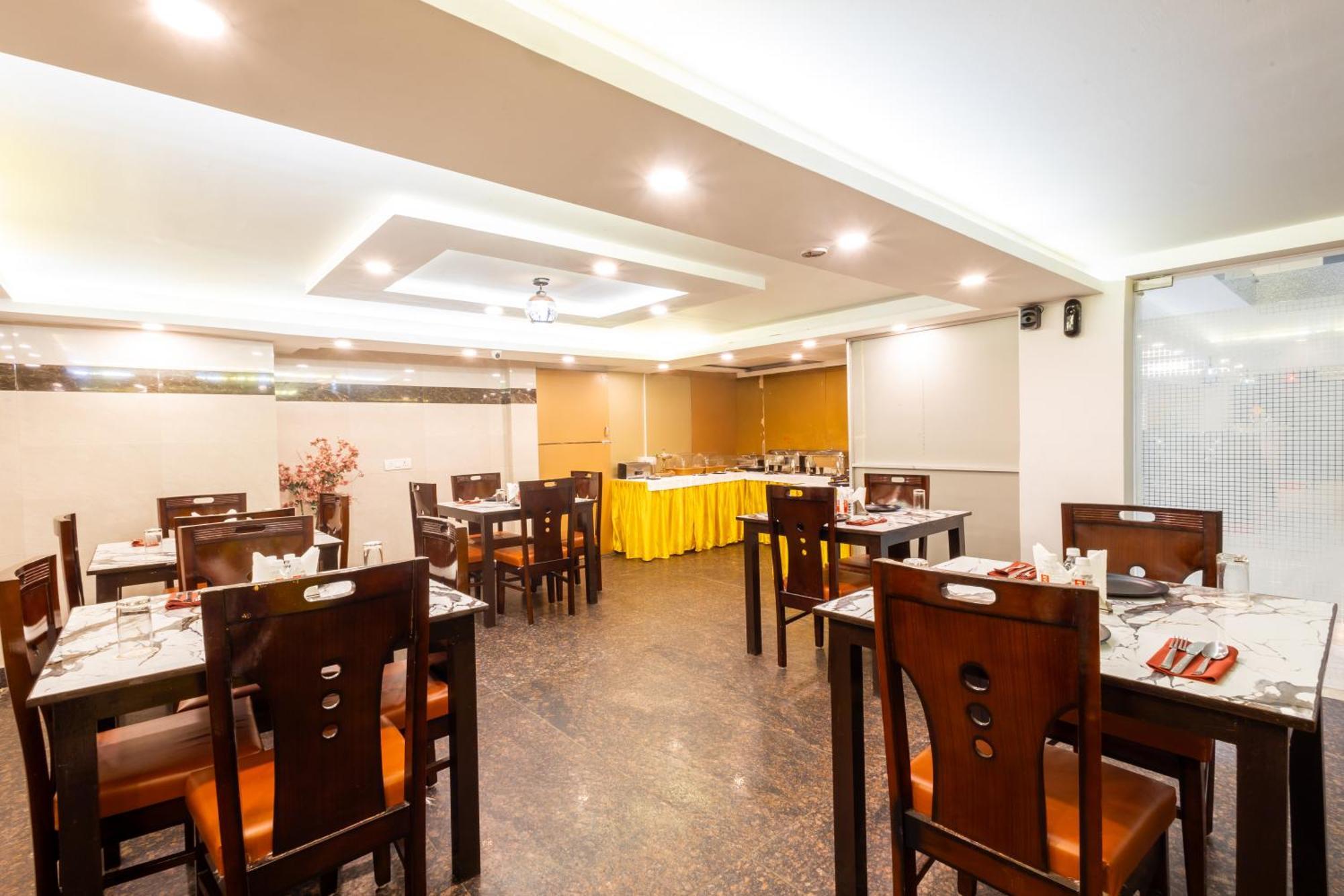 Hotel The Gold Inn - Karol Bagh Delhi Zewnętrze zdjęcie