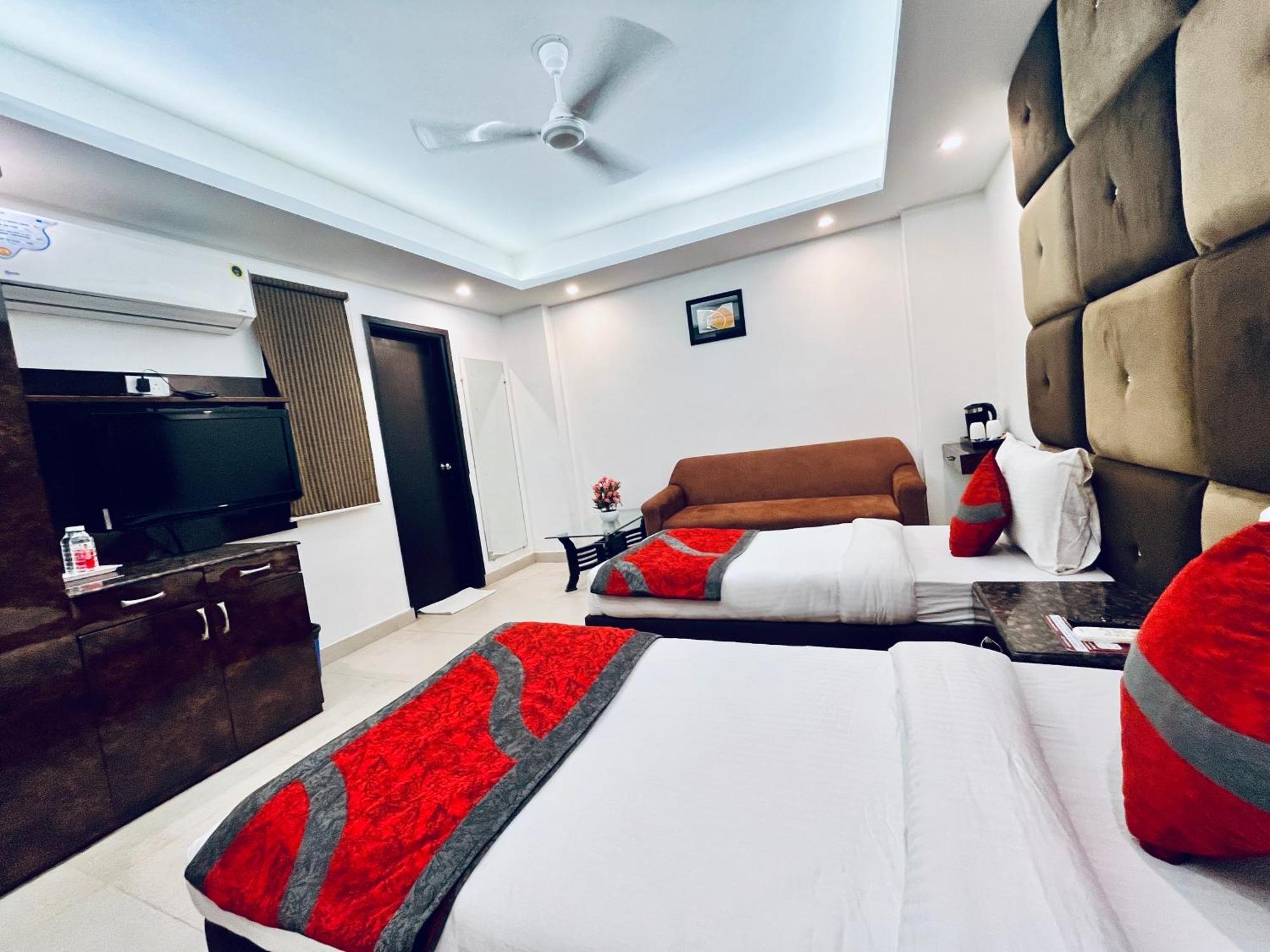 Hotel The Gold Inn - Karol Bagh Delhi Zewnętrze zdjęcie