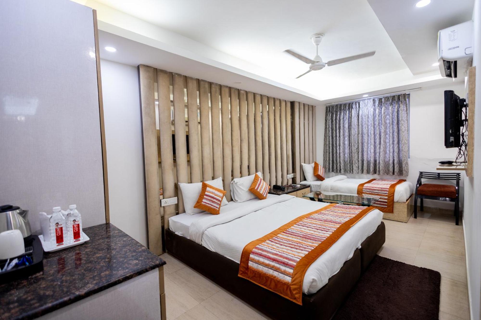 Hotel The Gold Inn - Karol Bagh Delhi Zewnętrze zdjęcie