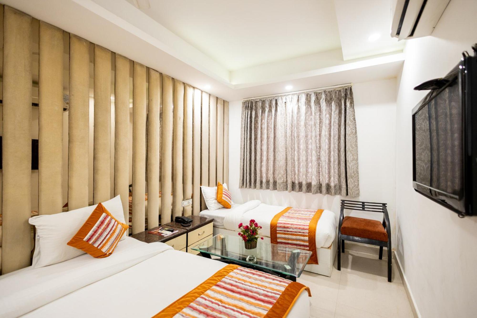 Hotel The Gold Inn - Karol Bagh Delhi Zewnętrze zdjęcie