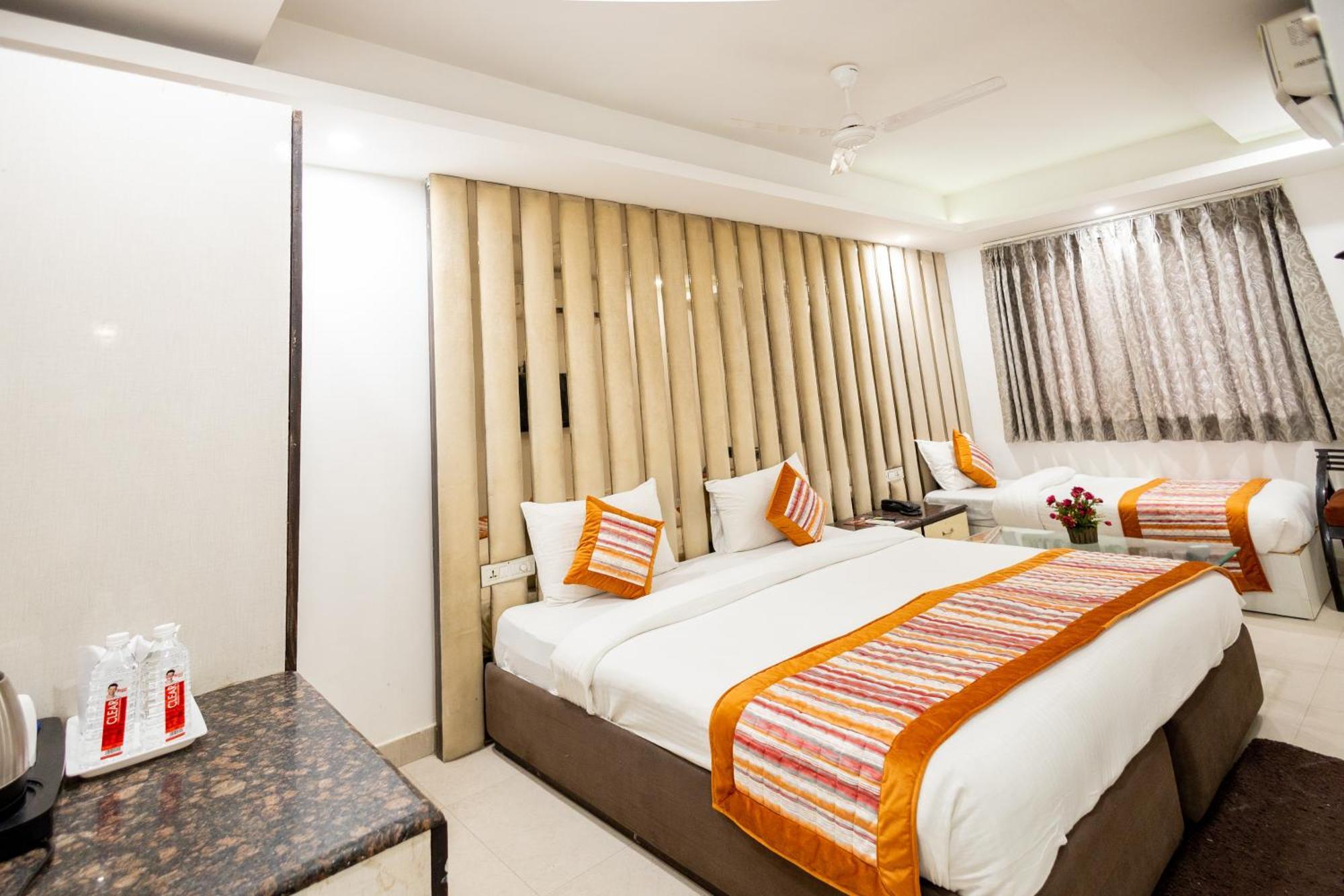 Hotel The Gold Inn - Karol Bagh Delhi Zewnętrze zdjęcie